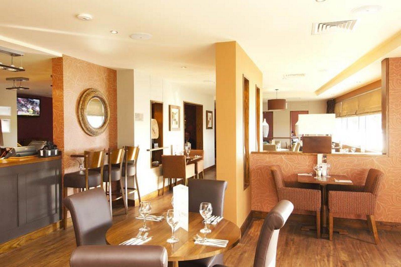 Premier Inn Liverpool John Lennon Airport Speke Bagian luar foto