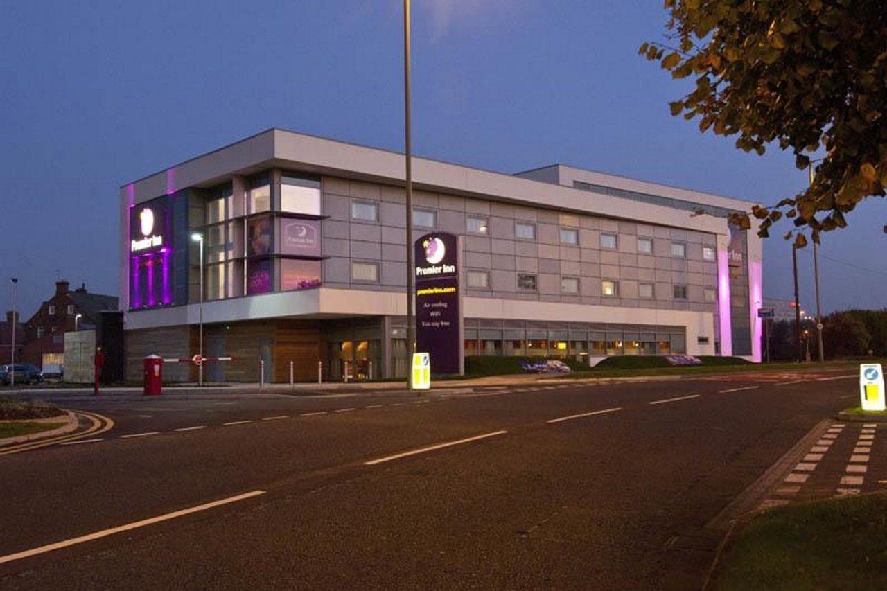 Premier Inn Liverpool John Lennon Airport Speke Bagian luar foto
