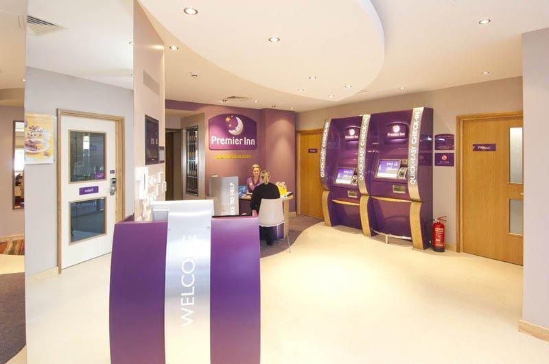 Premier Inn Liverpool John Lennon Airport Speke Bagian luar foto