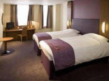 Premier Inn Liverpool John Lennon Airport Speke Bagian luar foto